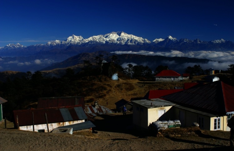 सगरमाथाको छायामा कोशीका गन्तव्य - सुजाता ढुंगाना :: HimalKhabar - A ...