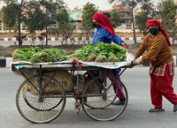 साइकल र ठेला व्यापारी भन्छन्- काम गर्न नपाए कसरी बाँच्ने ?