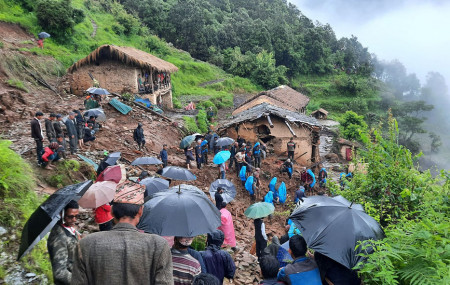 अहिलेसम्म  बाढी र पहिरोबाट १३४ घर पूर्ण रुपमा क्षति,  ८५ जनाको मृत्यु, ४६ बेपत्ता