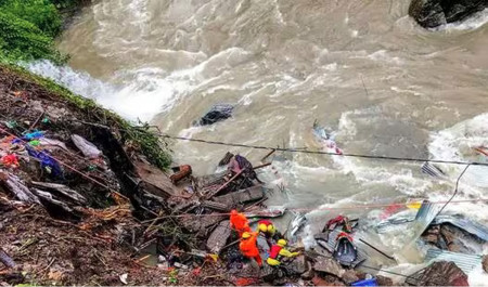 केदारनाथ पहिरोमा दुई नेपालीको मृत्यु, १४ सम्पर्कविहीन