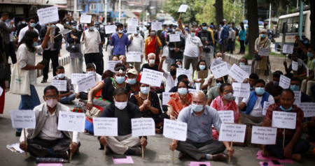 काठमाडौंमा थरुहटको धर्ना (तस्वीरहरू)