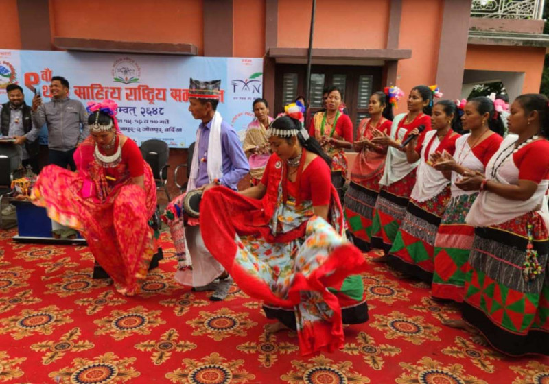 राजापुरमा थारू साहित्य सम्मेलन